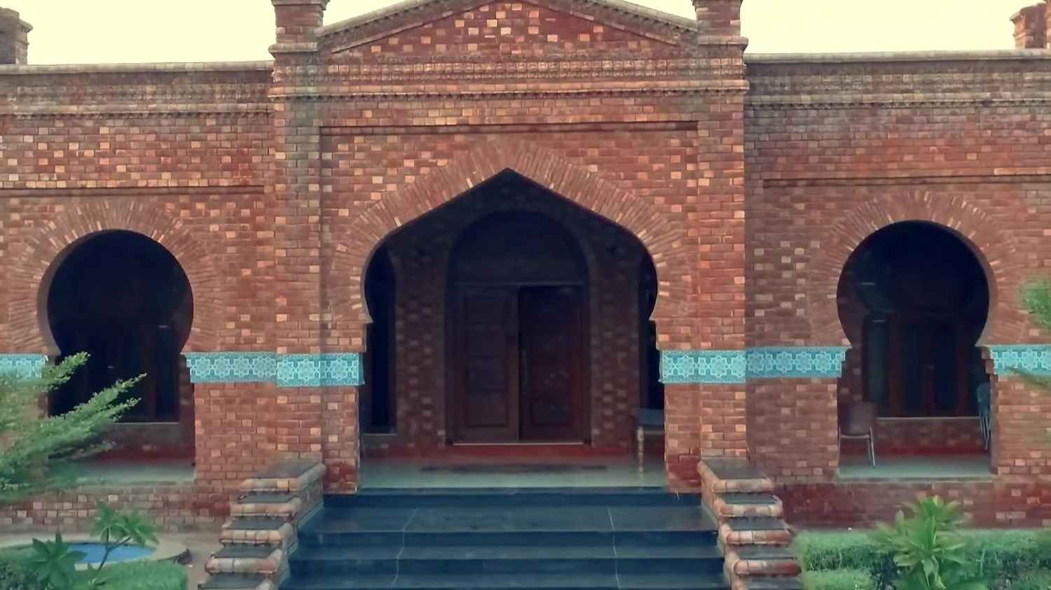Institutional campus by Grains